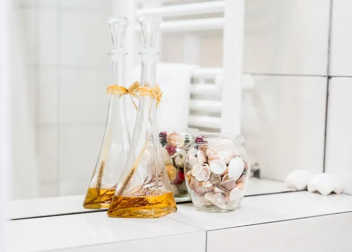 Wschod Homely By Bookinghost 아파트