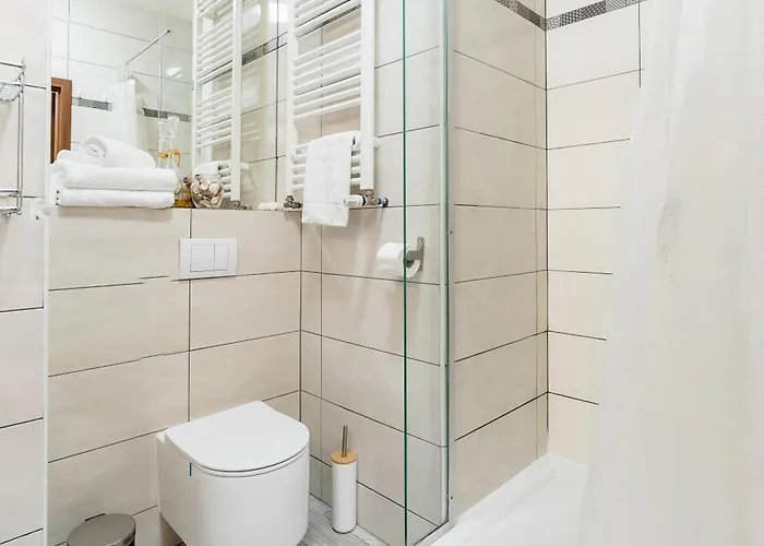 Wschod Homely By Bookinghost 아파트 *