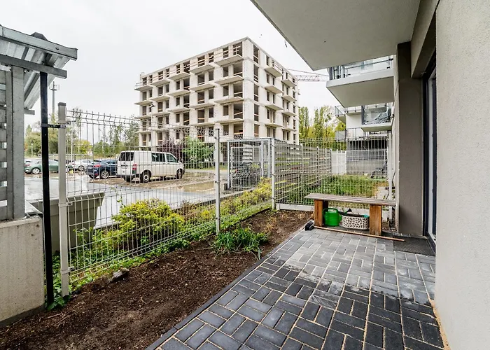 Wschod Homely By Bookinghost 아파트